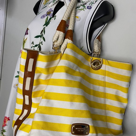 Michael Kors XL Yellow/White Canvas Fabric Handbag - Picture 9 of 14